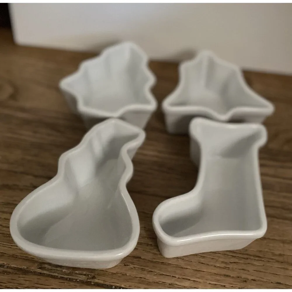 Vtg Williams Sonoma Holiday Ramekins Christmas Shapes Molds White Ceramic Set 4
